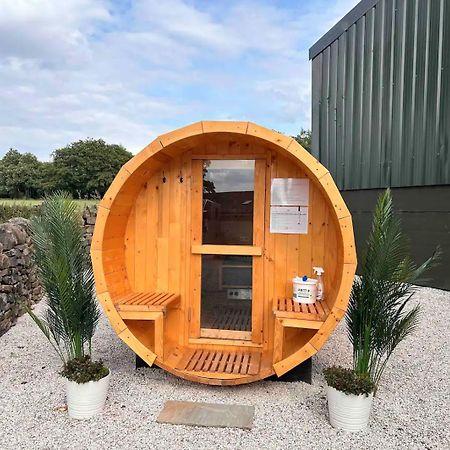 Clover Cottage Beeley Eksteriør bilde